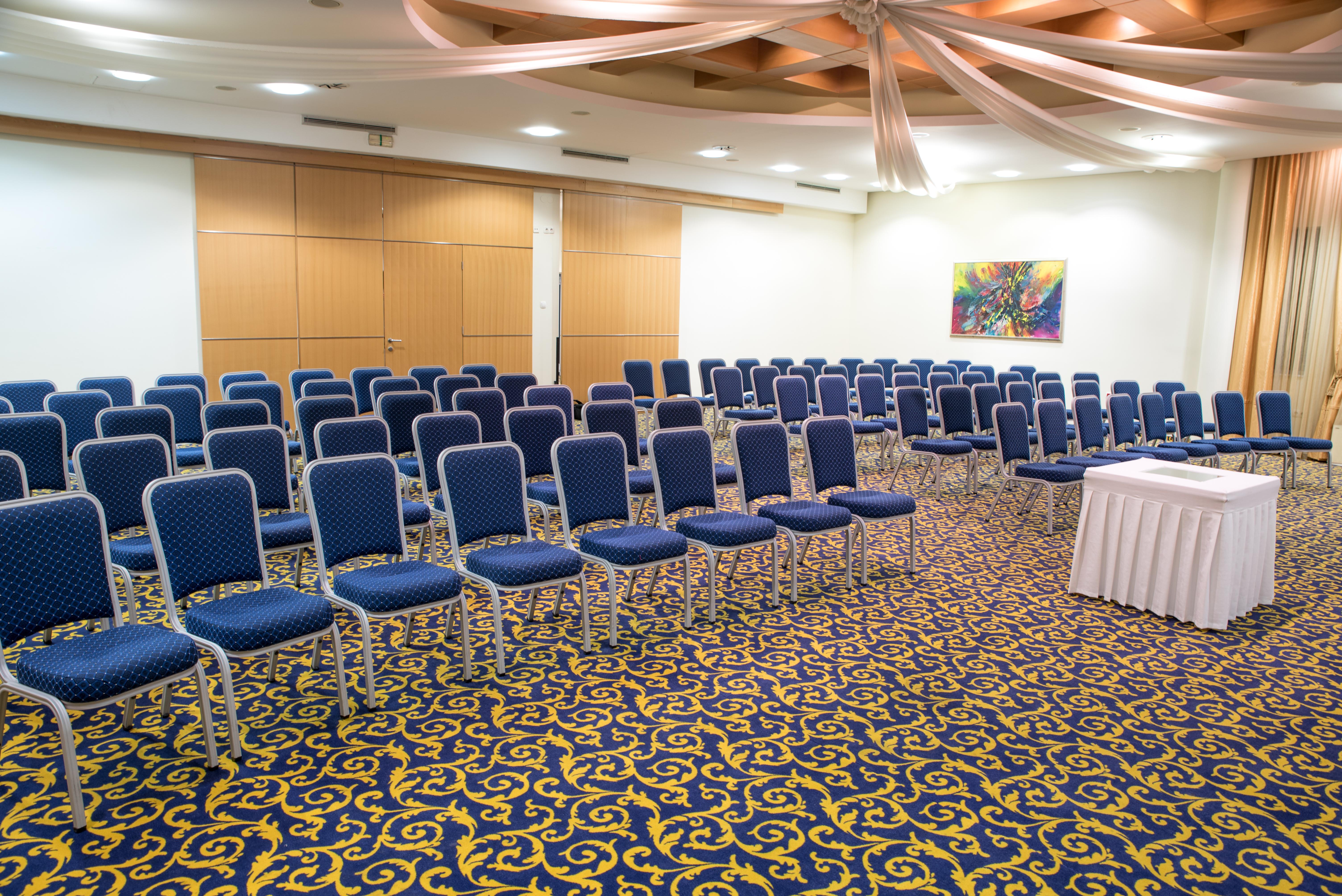 Radon Plaza Hotel