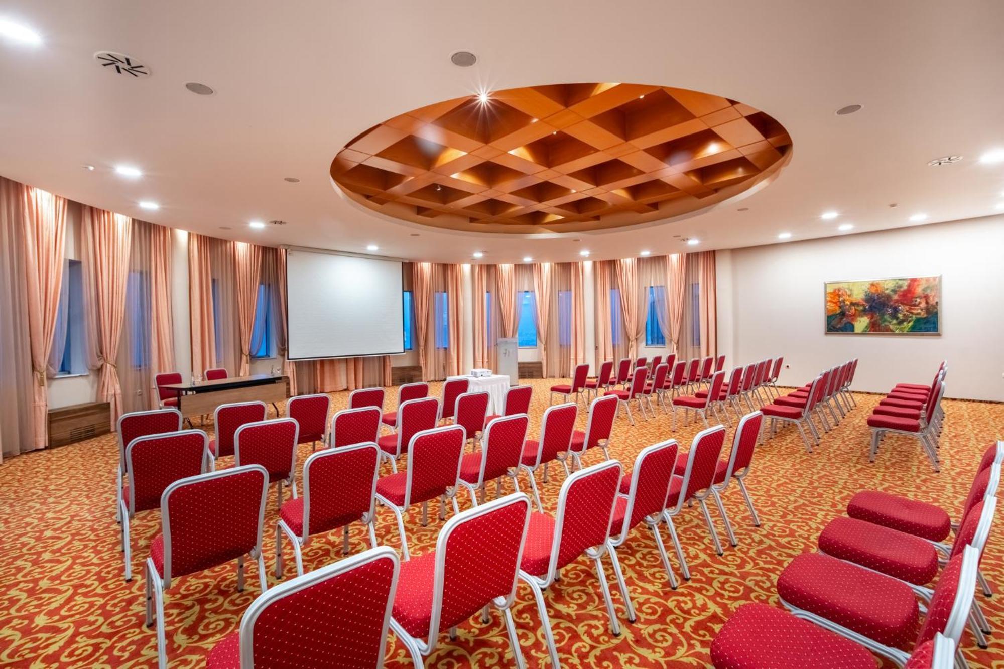 Radon Plaza 4*